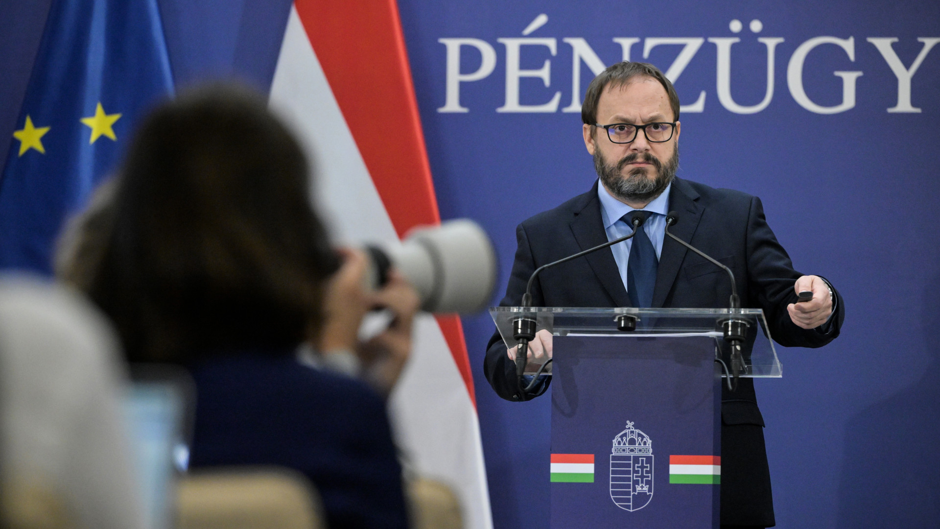 Fontos részletek jöttek a 2027-es adócsomagról, megadóztatja a kormány az akkumulátor-ipart