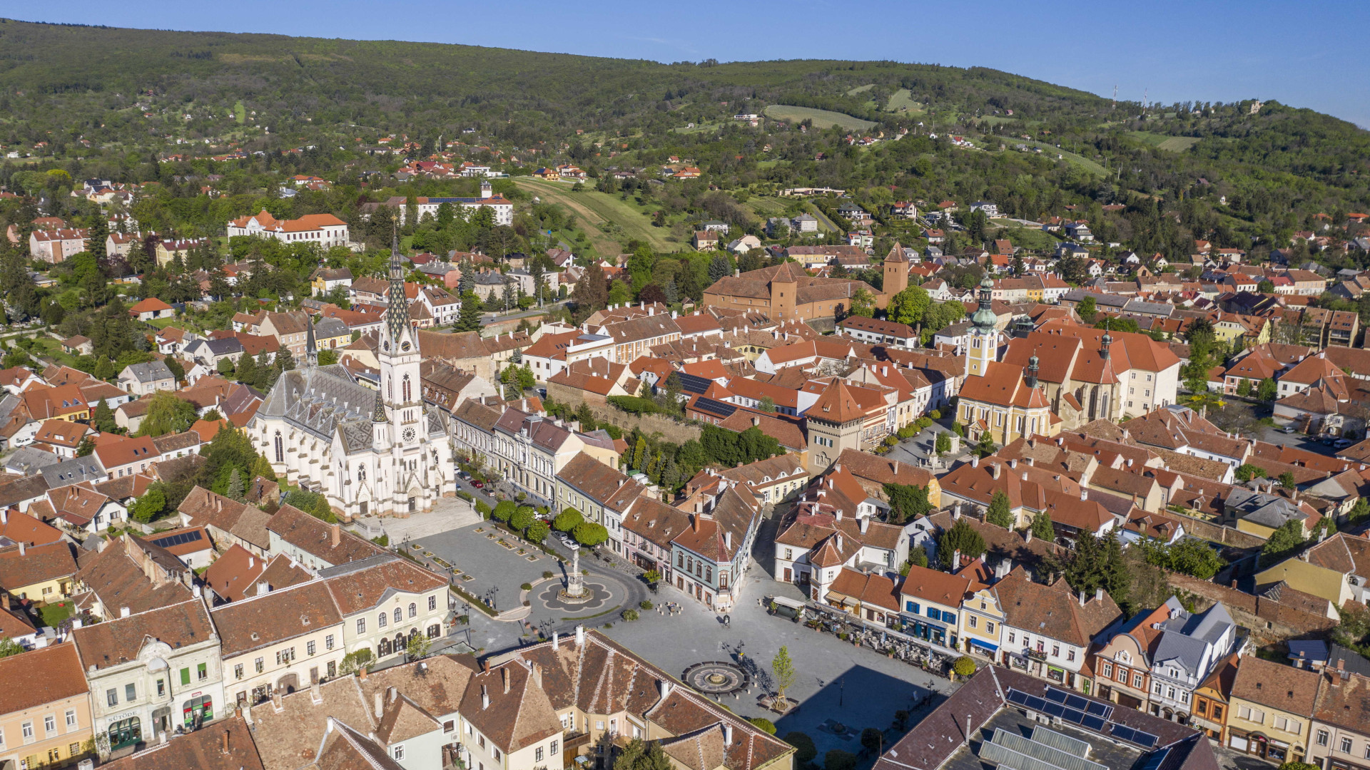 Azbeszt-ügy: drámai a helyzet a magyar turistavárosban, azonnali mentőövet kérnek a Tisza-kormánytól