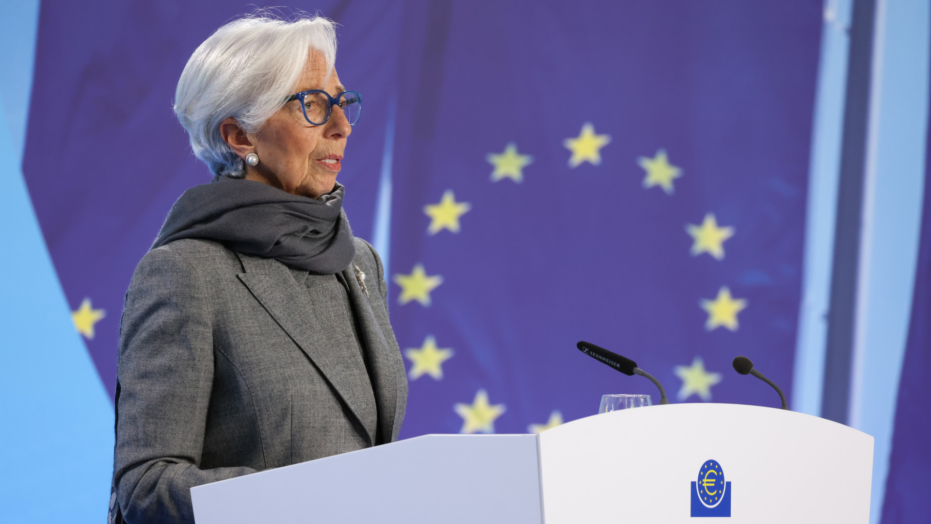 Lagarde az EKB döntése után: A kamatvágás még szóba sem került
