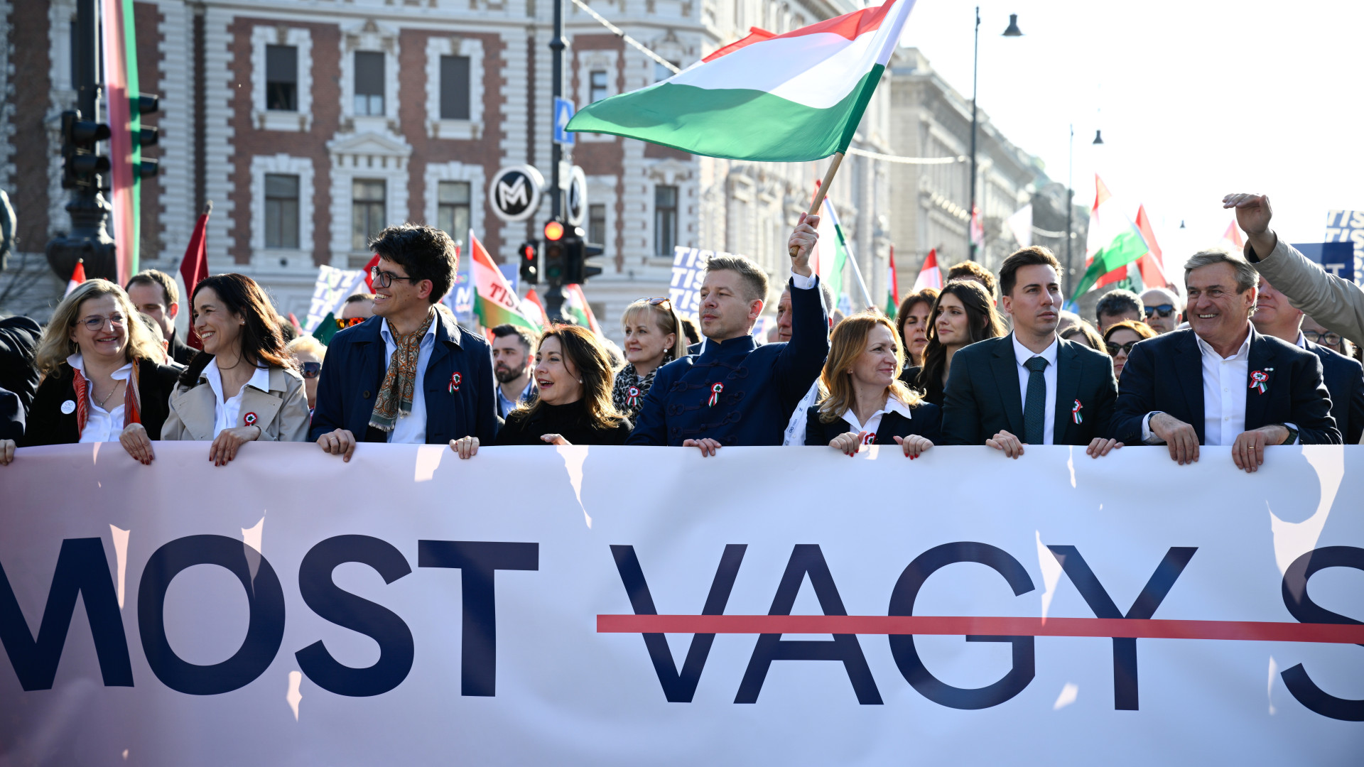 Magyar Péter két újabb kormánytagot mutatott be