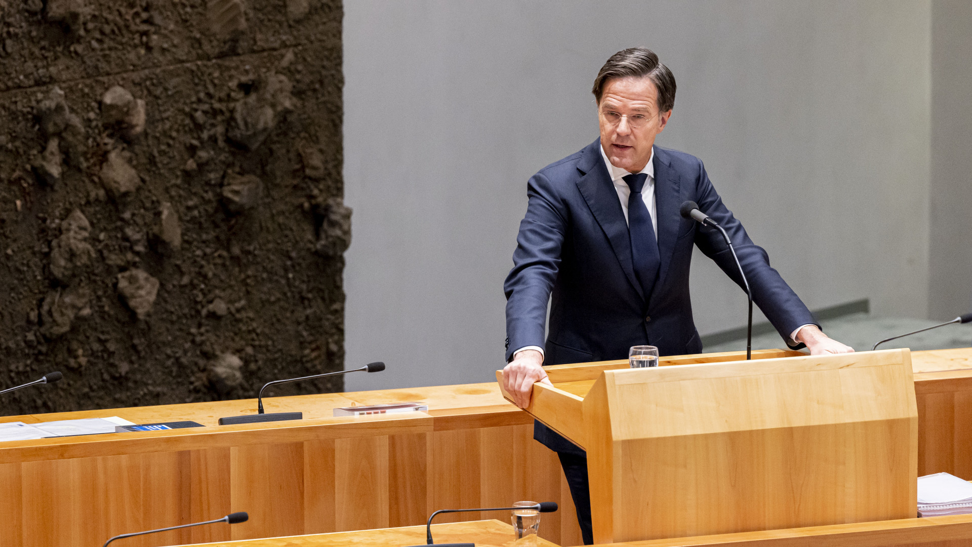 Nem kellene válogatás nélkül lelőni az orosz gépeket? Megszólalt a NATO erős embere az Európát nyugtalanító behatolásokról