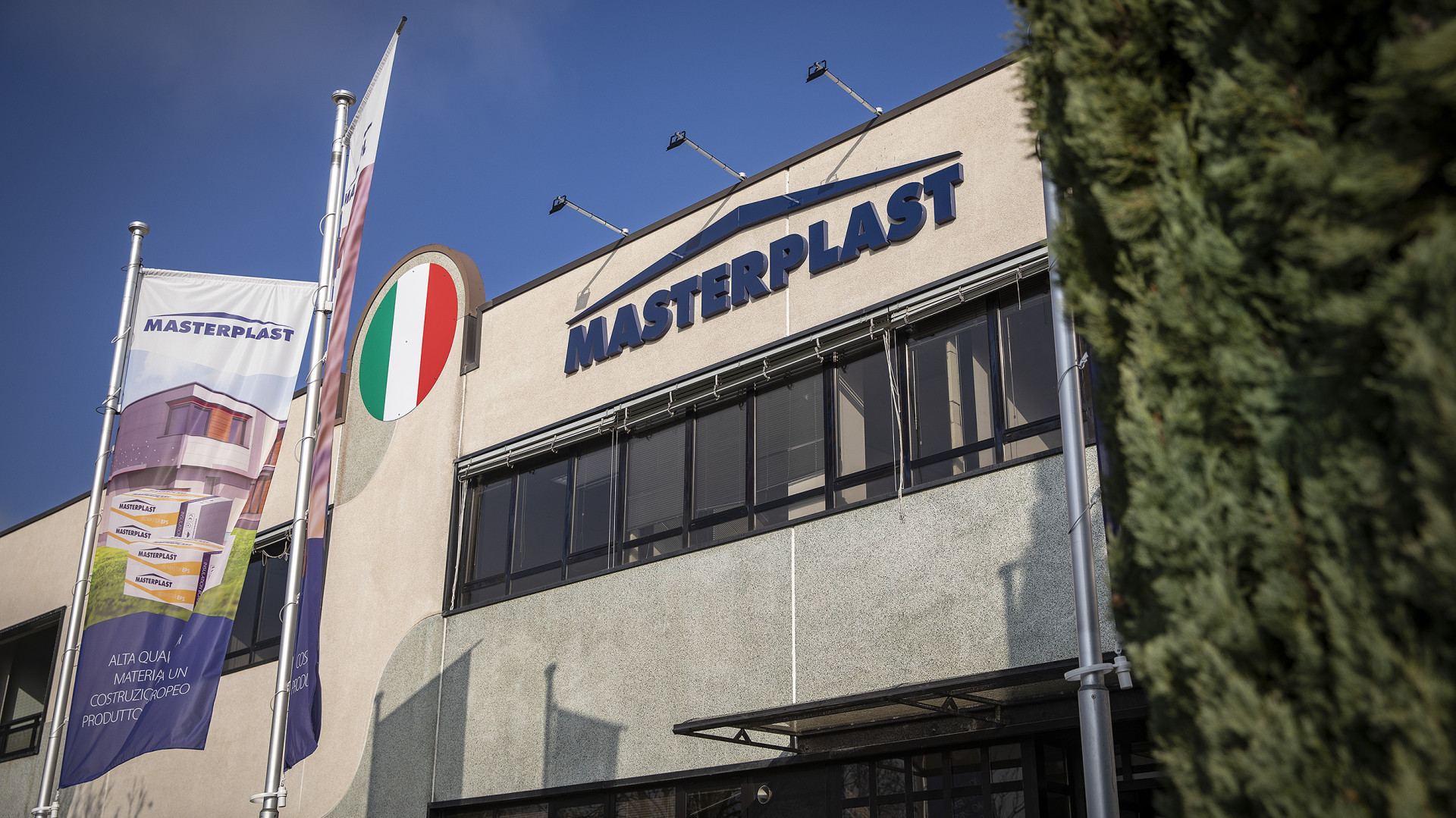 Átadta új olasz gyárát a Masterplast