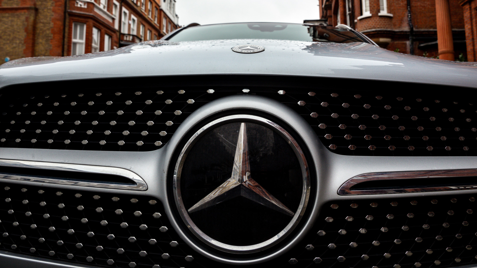 Kína húzza vissza a Mercedest