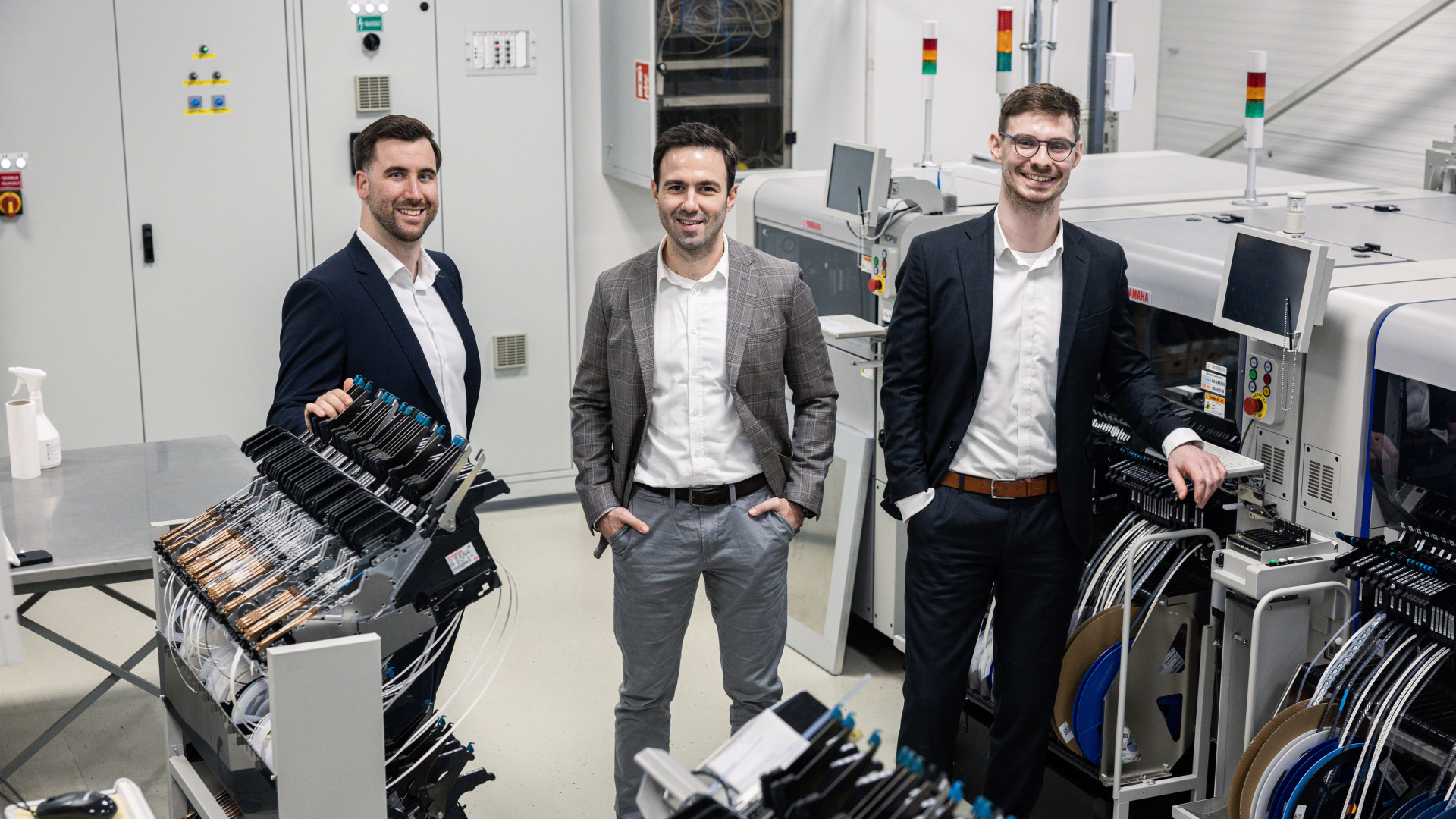 Magyar építőiparból a dohai felhőkarcolókig – Felvásárolták a biztonságtechnikai berendezéseket gyártó szolnoki céget