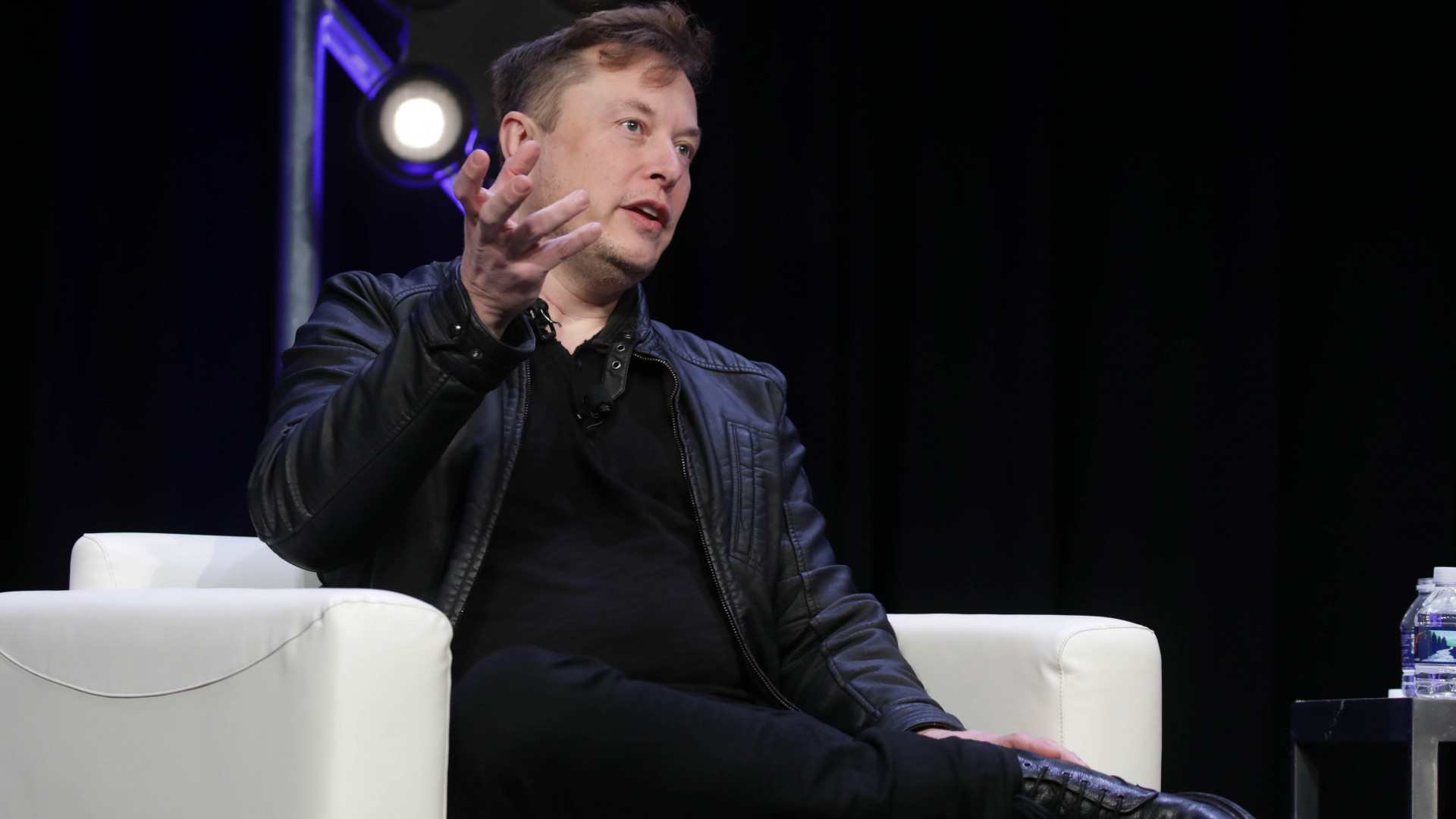 Kiderült: Volodimir Zelenszkij az egyik legmagasabb rangú állami elismerést adta Elon Musknak