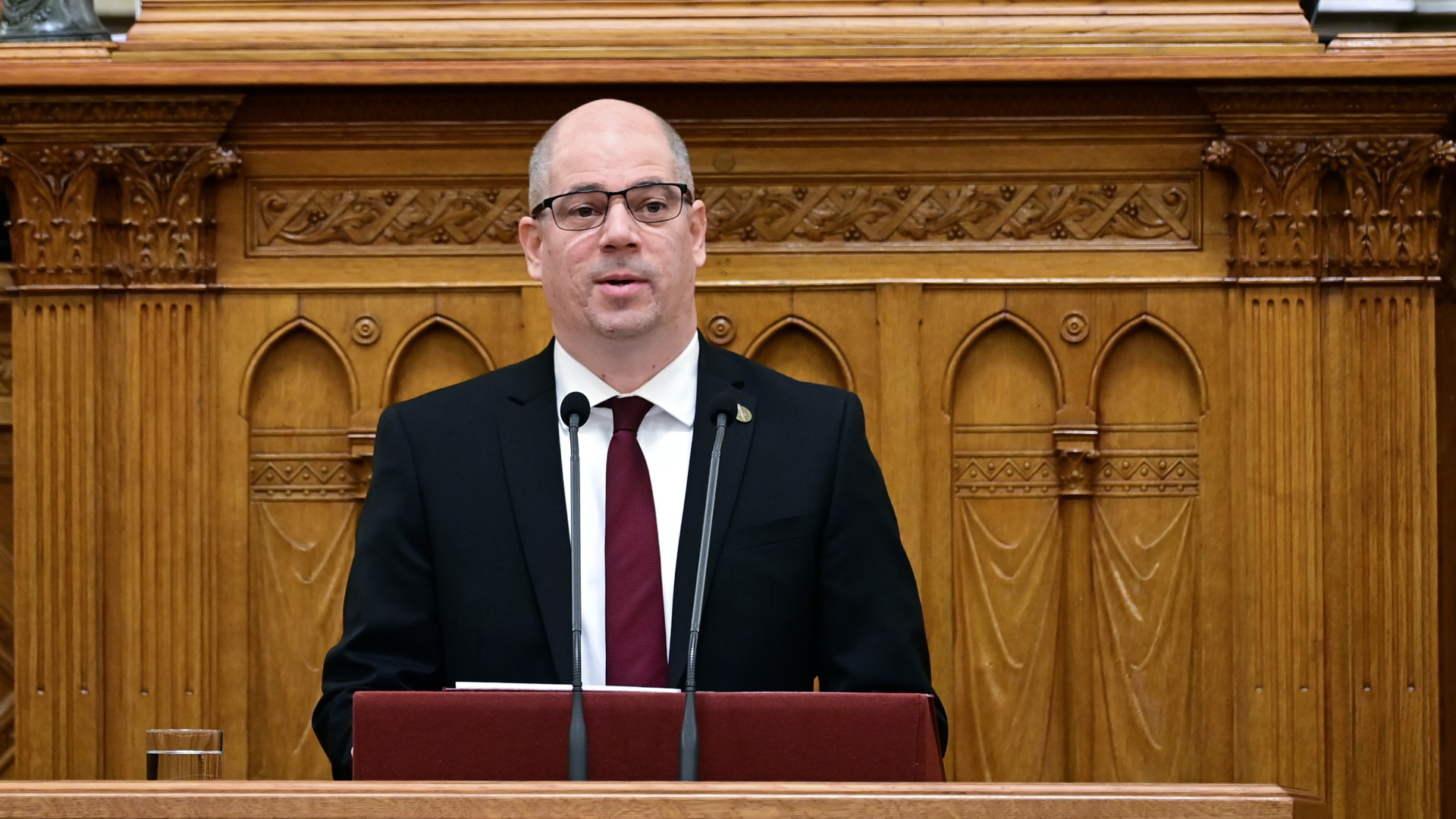 Eldőlt, hamarabb távozhat a legfőbb ügyész