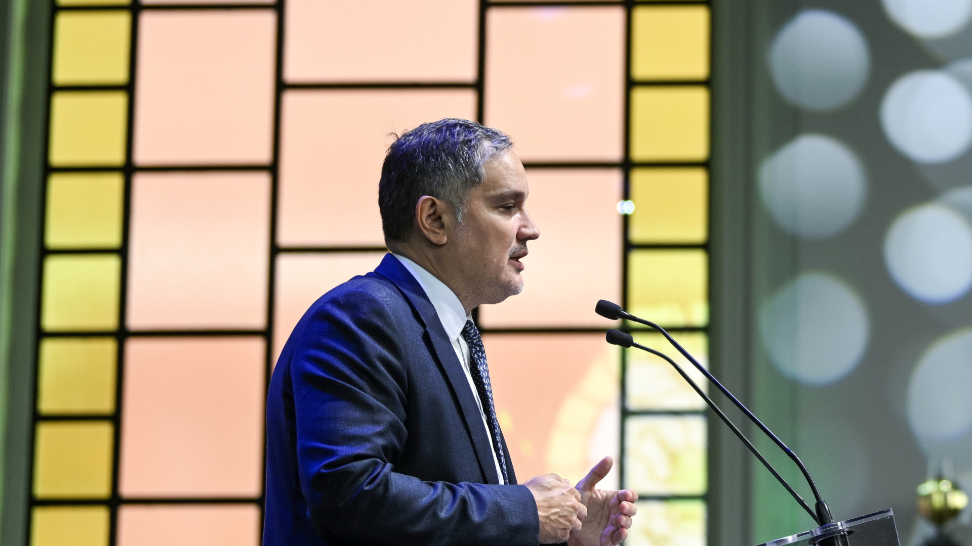 Nagy Márton készül valamire