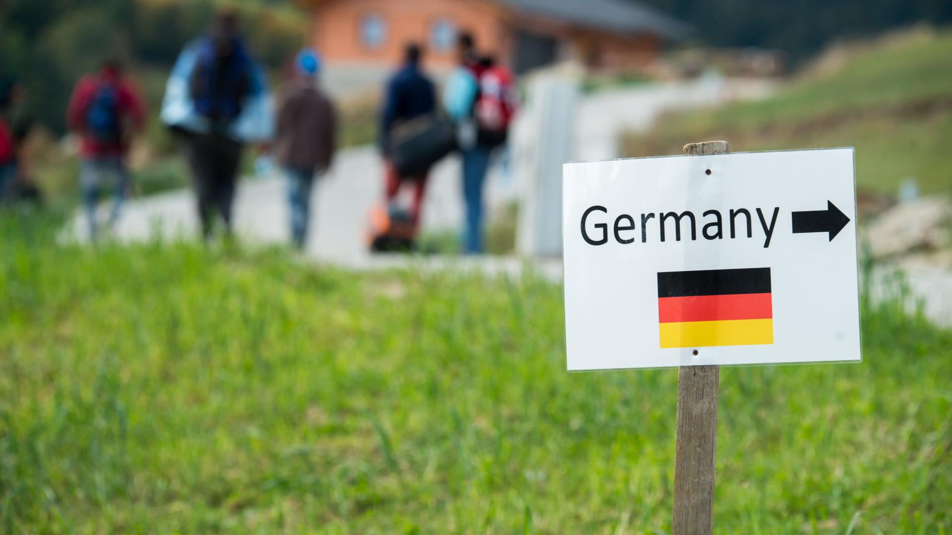 Itt a fordulat: drasztikusan beszakadt a migráció Európa egyik legkedveltebb célpontjában – Forrás: Portfolio.hu