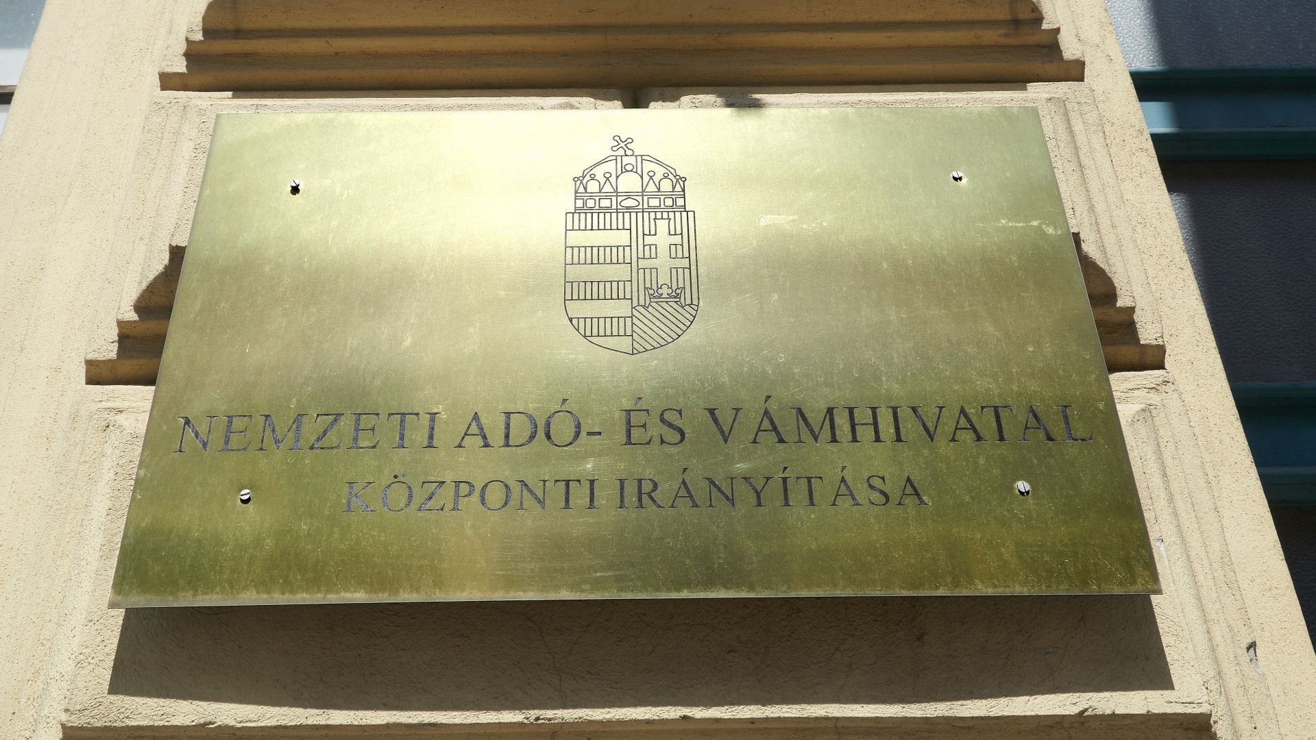 Börtönbe kerülhet a NAV volt felsővezetője, komoly korrupciós vádakkal néz szembe