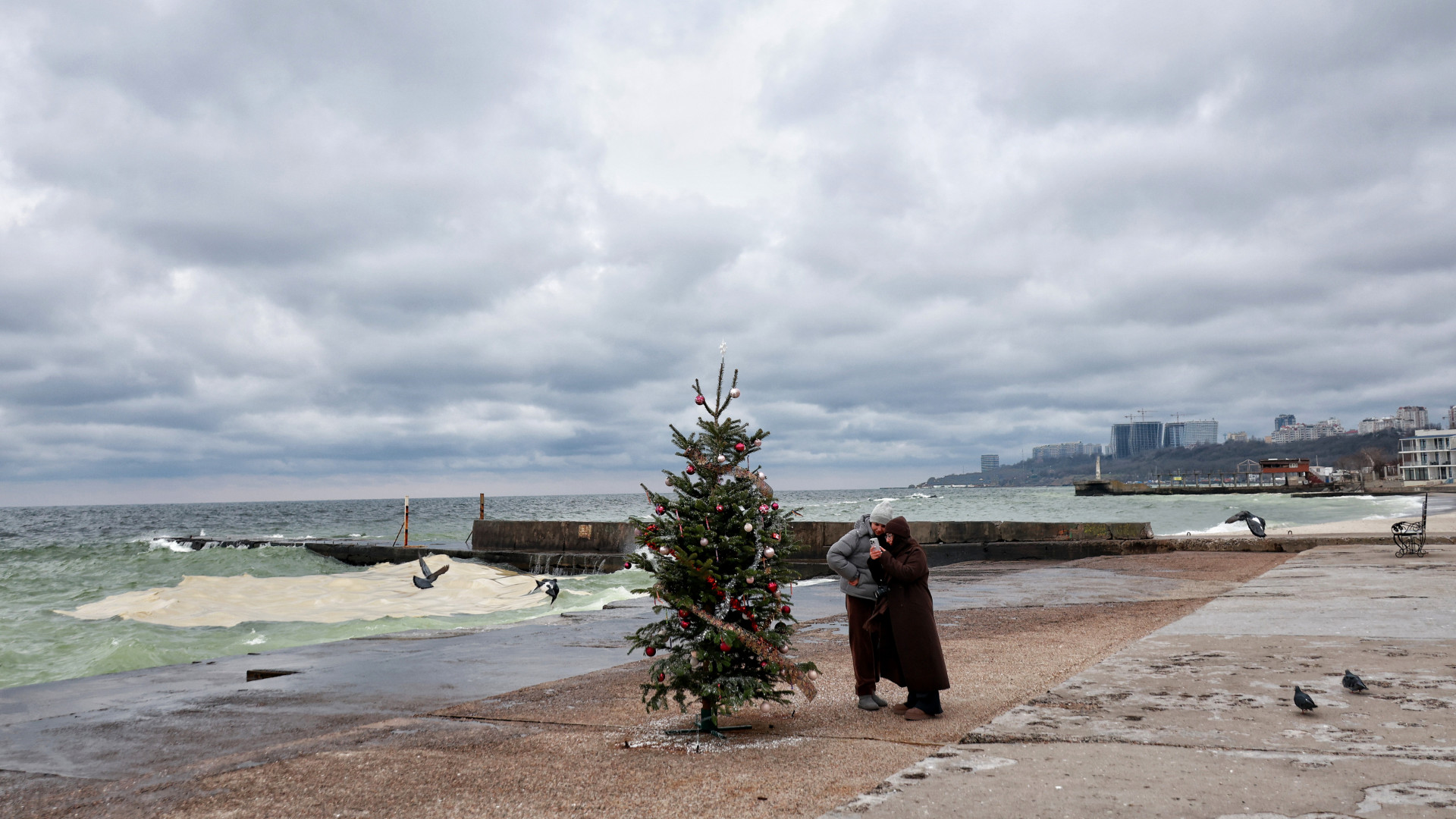 Állandó tűz alatt a kulcsfontosságú ukrán régió: harmadik országok hajóit érte orosz támadás