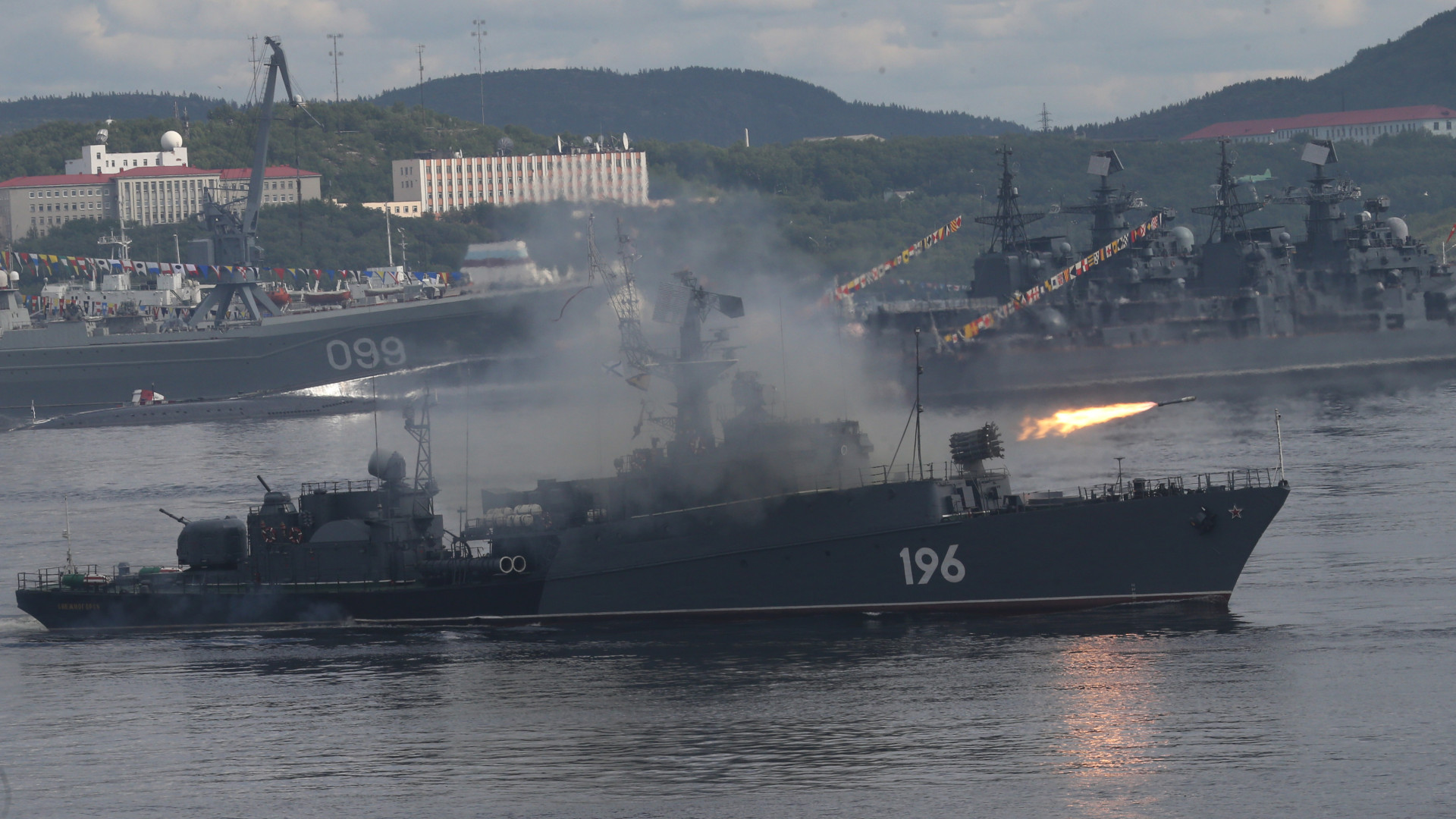 Moszkva bejelentette: hosszútávú küldetésre indulnak a flotta korvettjei, bevetették a Ka-27 helikoptereket