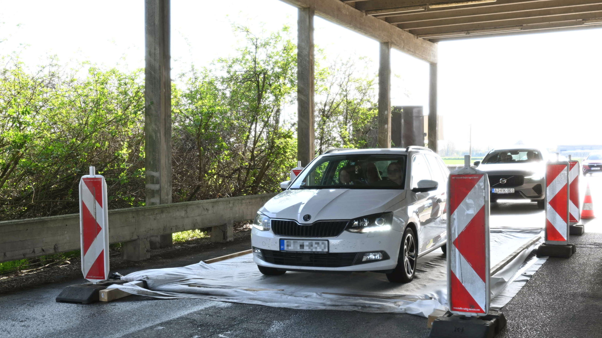 Nagy változás jön Magyarország és Ausztria határain – módosítják a határátlépési rendet – Forrás: Portfolio.hu