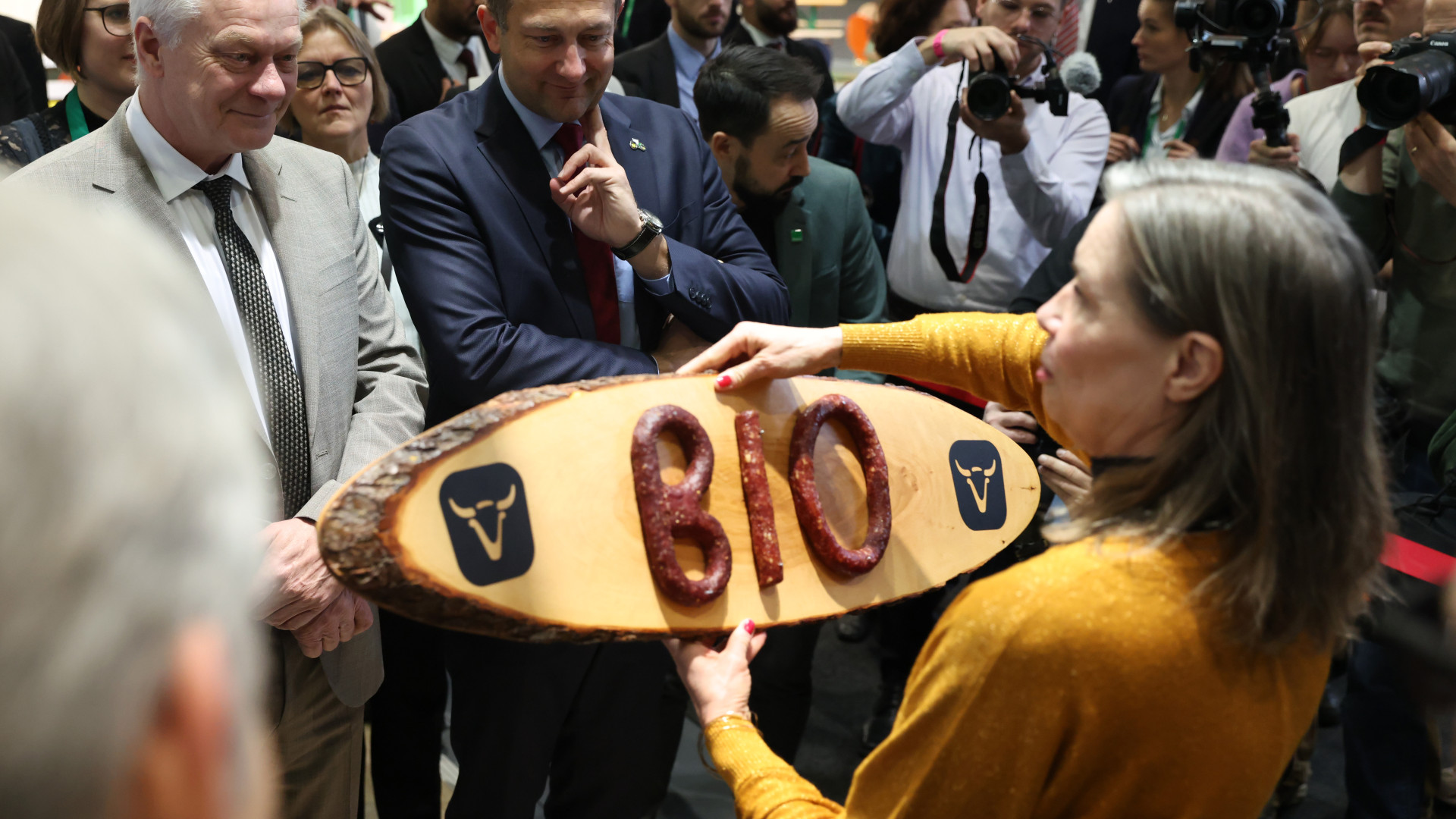 Hatalmas pénzosztást jelentett be Brüsszel – magyarok is pályázhatnak