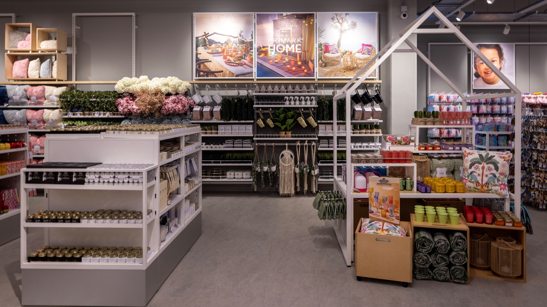 Egymás után jönnek a bejelentések: brutális áremelési hullámot indít el a háború