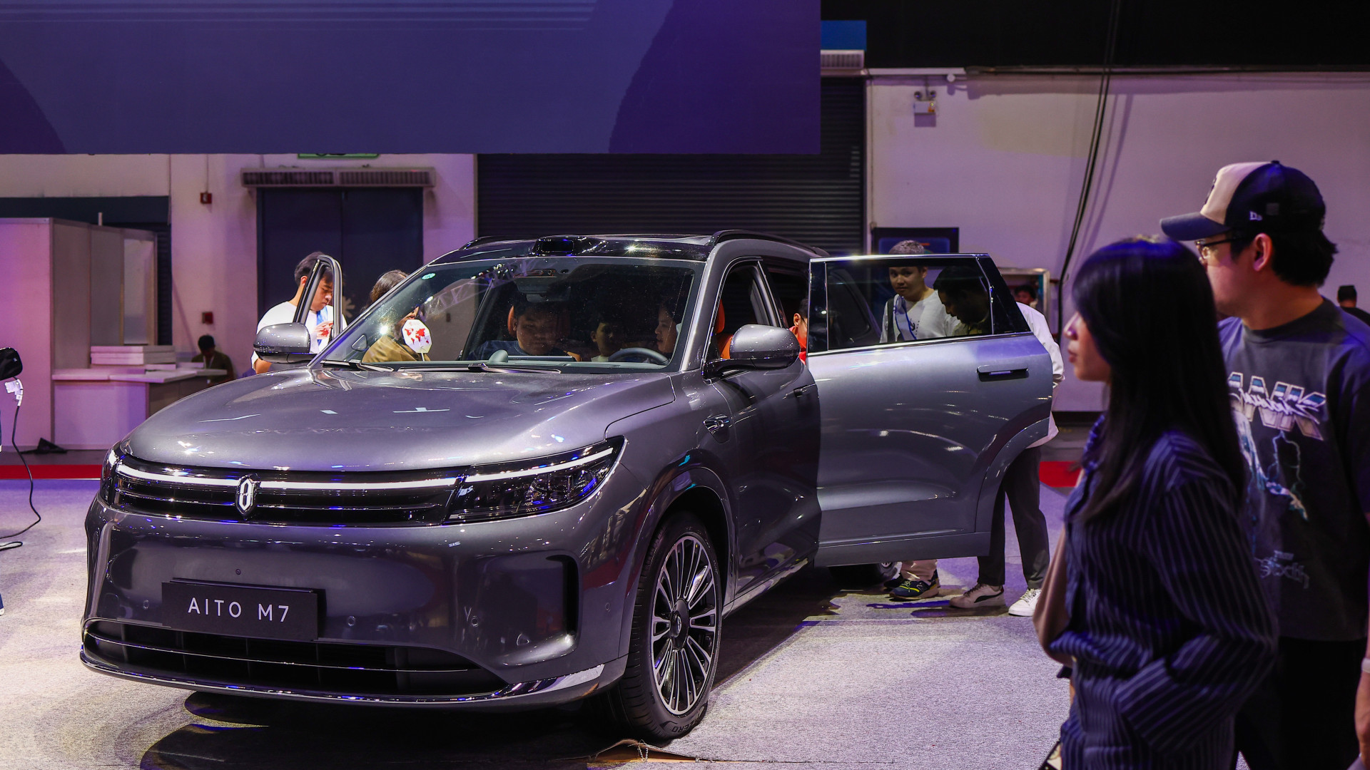 Hangvezérléses WC-t építhet az autójába az egyik kínai autógyártó