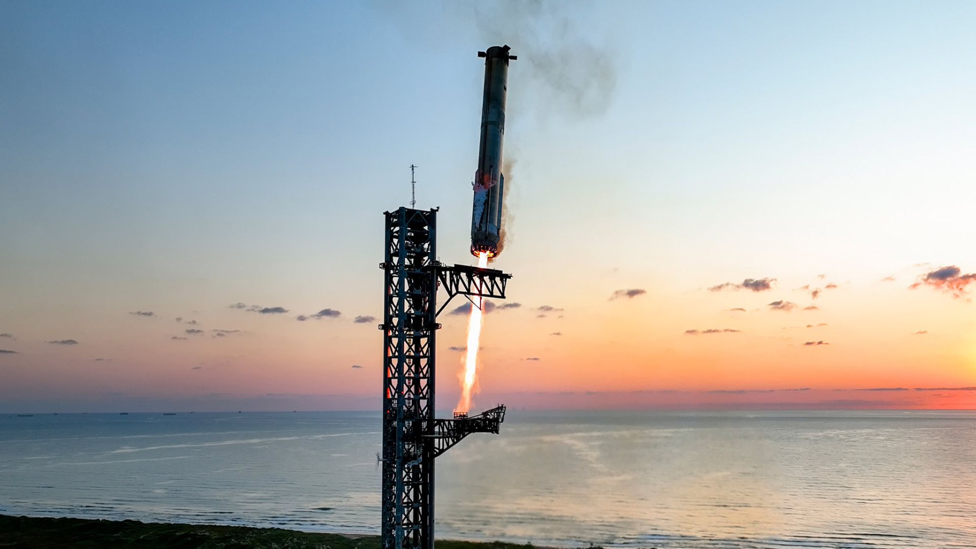 Jó hírt közölt Elon Musk: három kudarc után sikeres volt a Starship tesztrepülése – Forrás: Portfolio.hu