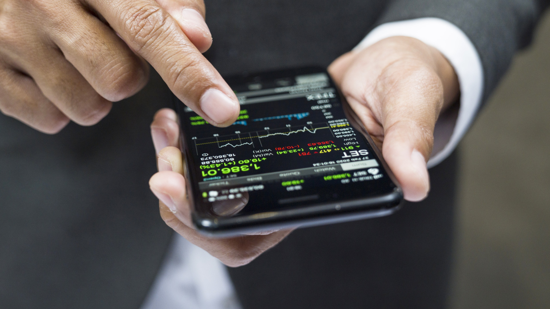 Gyorsan elmúlt a Fed-hatás, újra esnek a tőzsdék – Forrás: Portfolio.hu