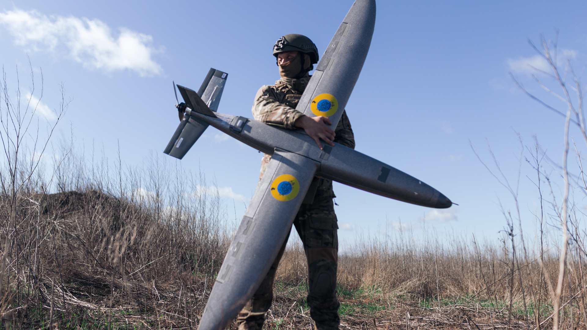 Készülnek a legrosszabbra: Ukrajna mintájára fegyverkezik a NATO egyik legerősebb országa