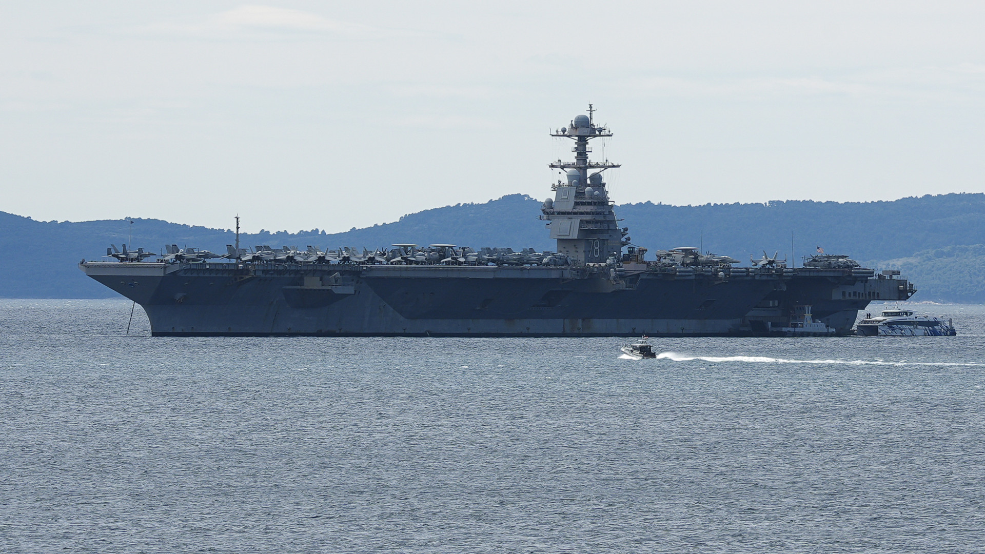 Kész, ennyi volt: kivonul a világ legnagyobb hadihajója a feszült térségből, távozik a USS Gerald R. Ford