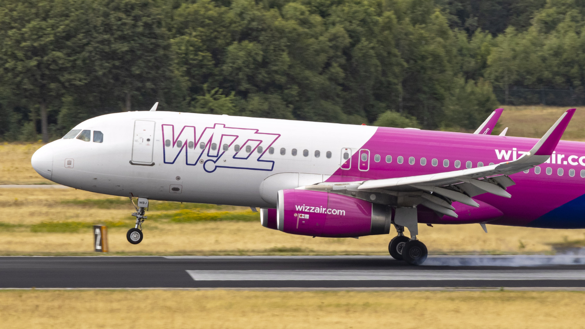 Nem kímélik a Wizz Airt, mélyrepülésben a részvény