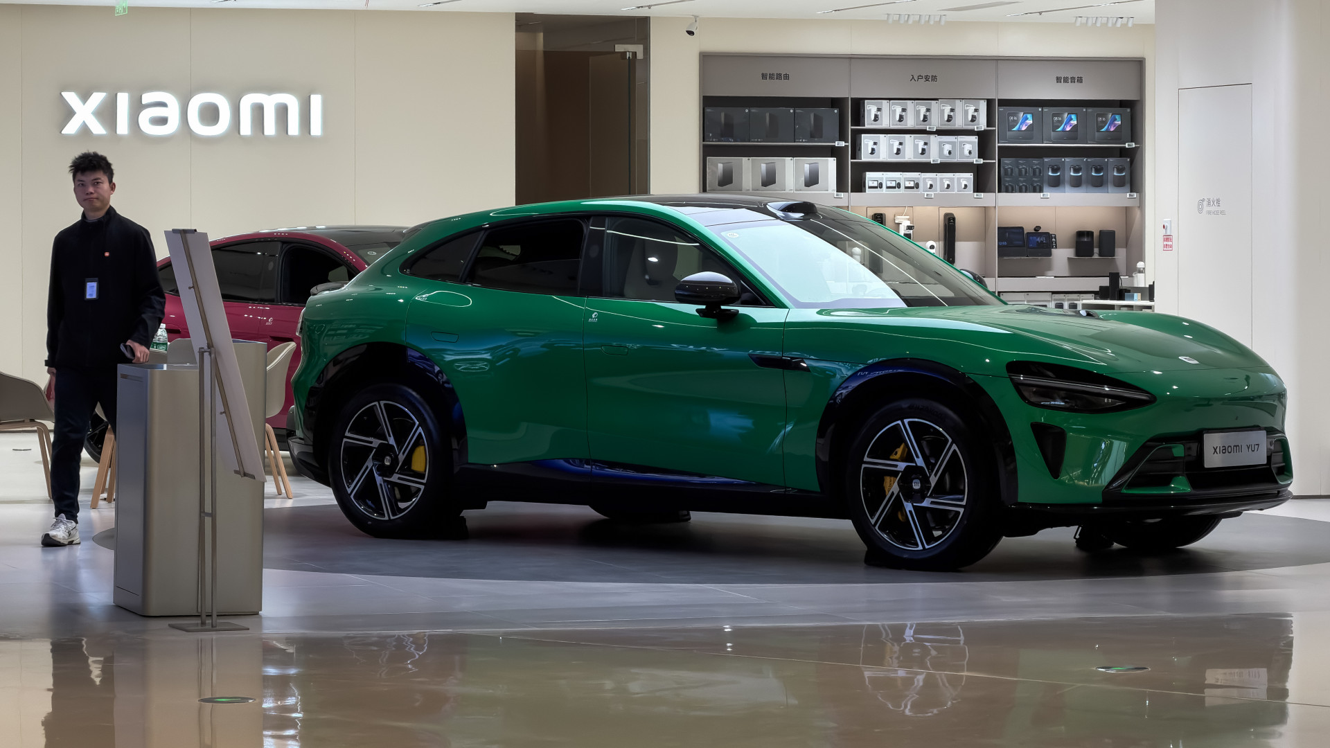 Földbe döngölte a Xiaomi a Teslát a világ legnagyobb autópiacán