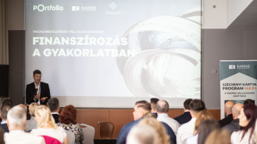 Tőke, hitel, tőzsde: Székesfehérvárról indult a Portfolio és a KAVOSZ őszi országjárása