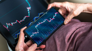 Kimaradtak a jóból ezek a milliárdos alapok, most veszettül igyekeznek behozni a hátrányt