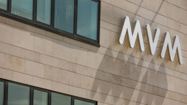 Csökkenő árbevétel mellett is jelentős profitra tett szert az MVM