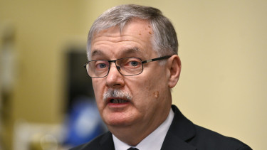 A koronavírus-járvány idején menesztett magyar csúcsvezetővel erősít a Tisza Párt