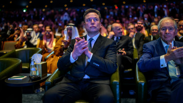 Musk hirtelen hazarendeli a Tesla európai fejét