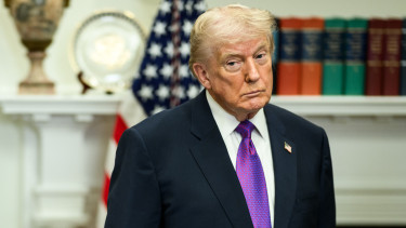 Hatalmas meglepetés: elkaszálták Trump vámjait