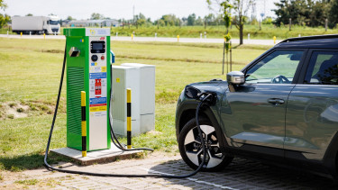 Hihetetlen tempót diktál Magyarországon az elektromos autópiac