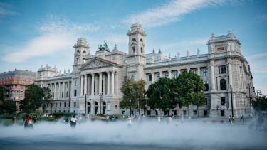 Vitézy: hamarosan elkészül a Kúria épülete, a többieknél zajlik a felújítások átvilágítása