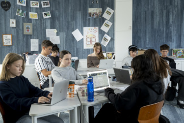 9. évfolyamtól heti rendszerességgel zajlanak pályaorientációs/karriertanácsadó foglalkozások