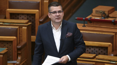 Döbbenetes, hogy mit szenvedhetett végig Seszták Miklós azért, hogy otthon rejtegesse a 9 milliárd forint készpénzt