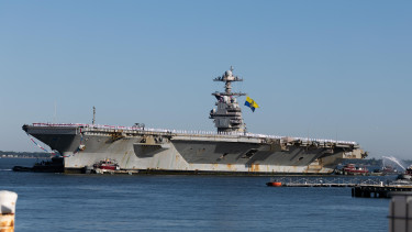 Trump a végletekig hajszolta a USS Gerald R. Ford repülőgép-hordozót: történelmet írtak, de a legénység majdnem beleroppant