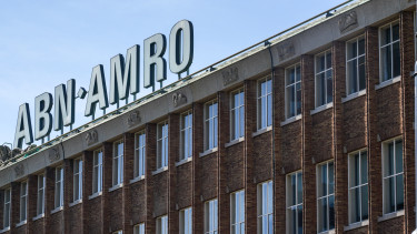 Hollandia harmadik legnagyobb bankja felvásárolja a tizediket