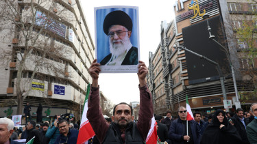 Könyörögnek Trumpnak, hogy ne indítsa meg a pusztító támadást, de elkerülhető a háború? – Megszólalt a szakértő