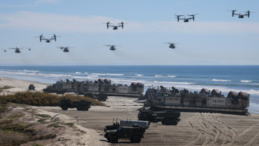 Amerikai támadástól kezdett rettegni egy egész ország: az elnök mindenkit nyugtatni próbál