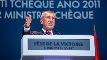 Mankóval támadtak rá a cseh ellenzék vezérére, Orbán Viktor fontos szövetségesére