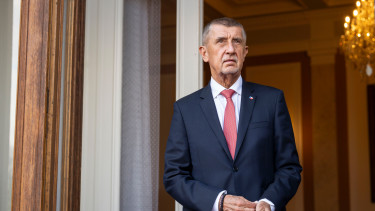 Kemény ultimátum érkezett: azonnali hatállyal letiltják a támogatásokat a miniszterelnökhöz köthető cégektől
