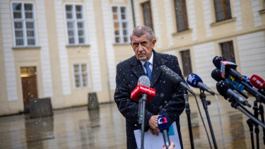 Hivatalosan is új vezetője van Csehországnak: letette az esküt a nagy visszatérő