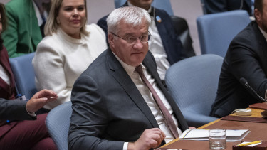 Kitiltottak három magyar katonatisztet Ukrajnából
