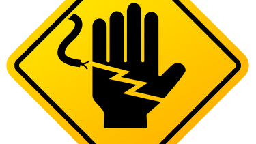 Több ezer elektrosokk-kesztyűt vett Amerika - De miért?
