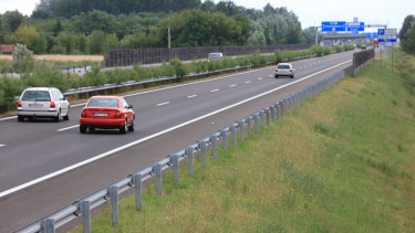 Balesetek bénítják a forgalmat az ország több pontján
