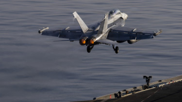 Trump nagy bejelentést tett, repülőgép-hordozóra támadt a Forradalmi Gárda – Percről percre híreink a Közel-Keletről csütörtökön