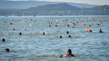 Elmosta az időjárás a hétvégi Balaton-átúszást
