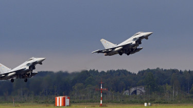 Vörös riasztást adott ki a NATO-tagállam – Bunkerekbe vonult az ország vezetése