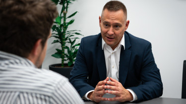 Politikai nyomásgyakorlásról és gyanús ügyletekről beszélt az MKIK Tőkealap-kezelő menesztett vezére