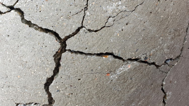 Négy éve adták át, máris repedezik a híd - Azonnal lépni kellett, nyolc hónapig tarthat a munka